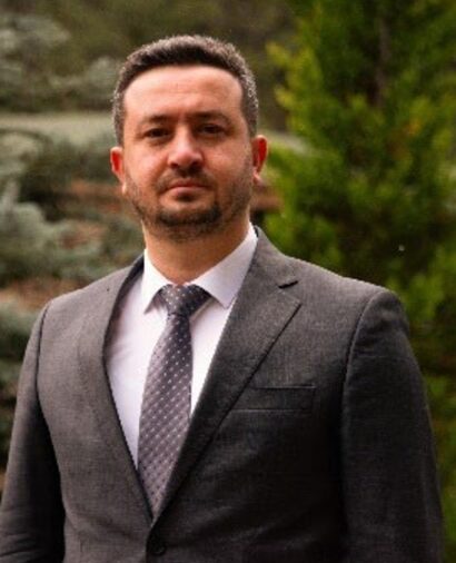 ekip-rustem-sari